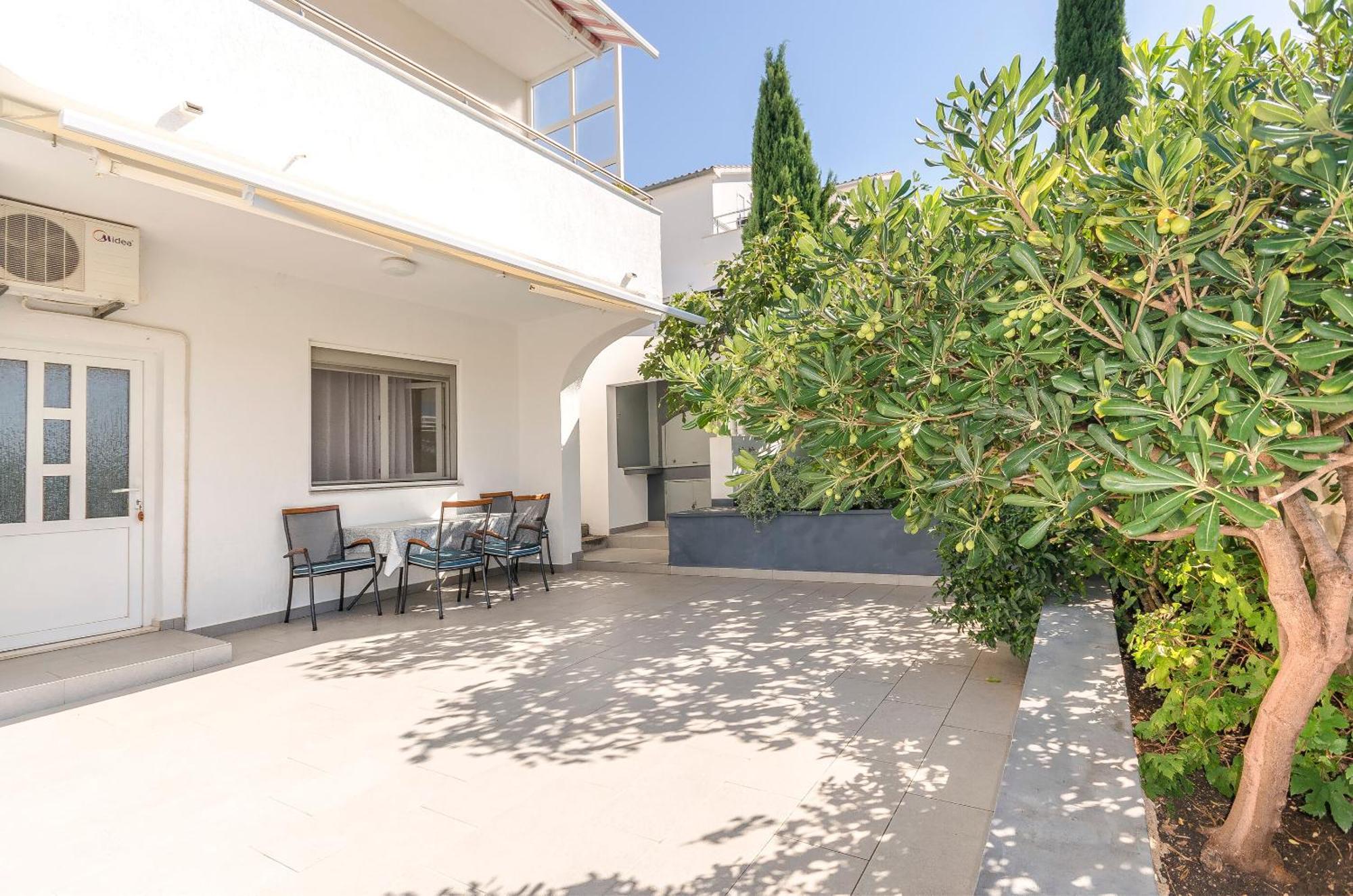 Apartments Danica Тисно Экстерьер фото