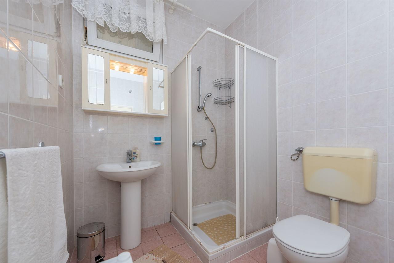 Apartments Danica Тисно Экстерьер фото