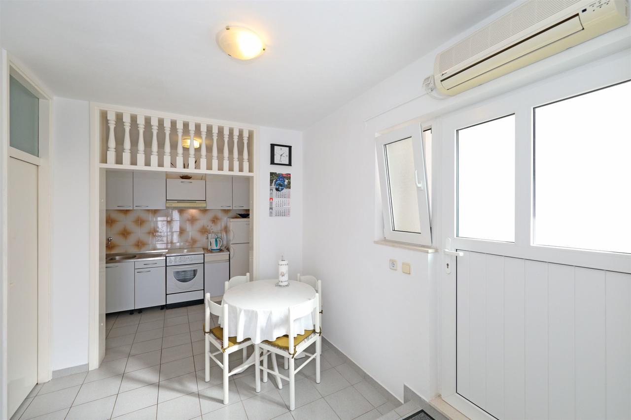 Apartments Danica Тисно Экстерьер фото