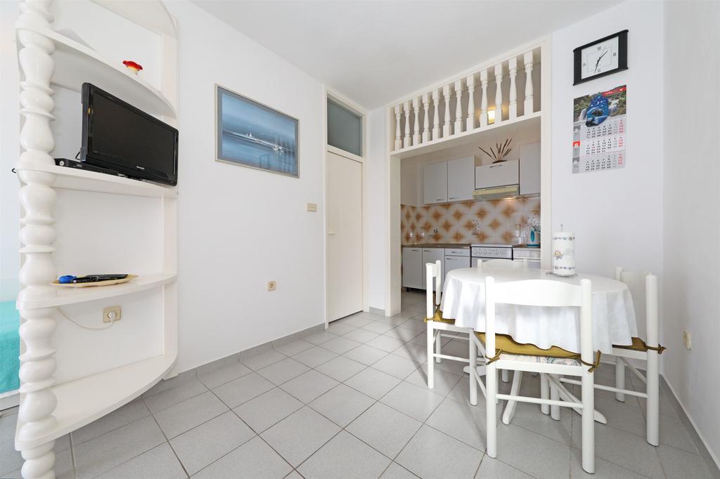 Apartments Danica Тисно Экстерьер фото